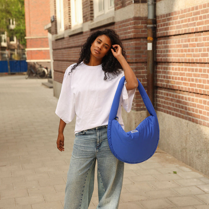 Puffy cross body bag blauw