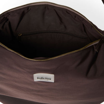 Puffy cross body bag brown