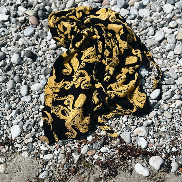 Robe Black octo kids / last size 8y