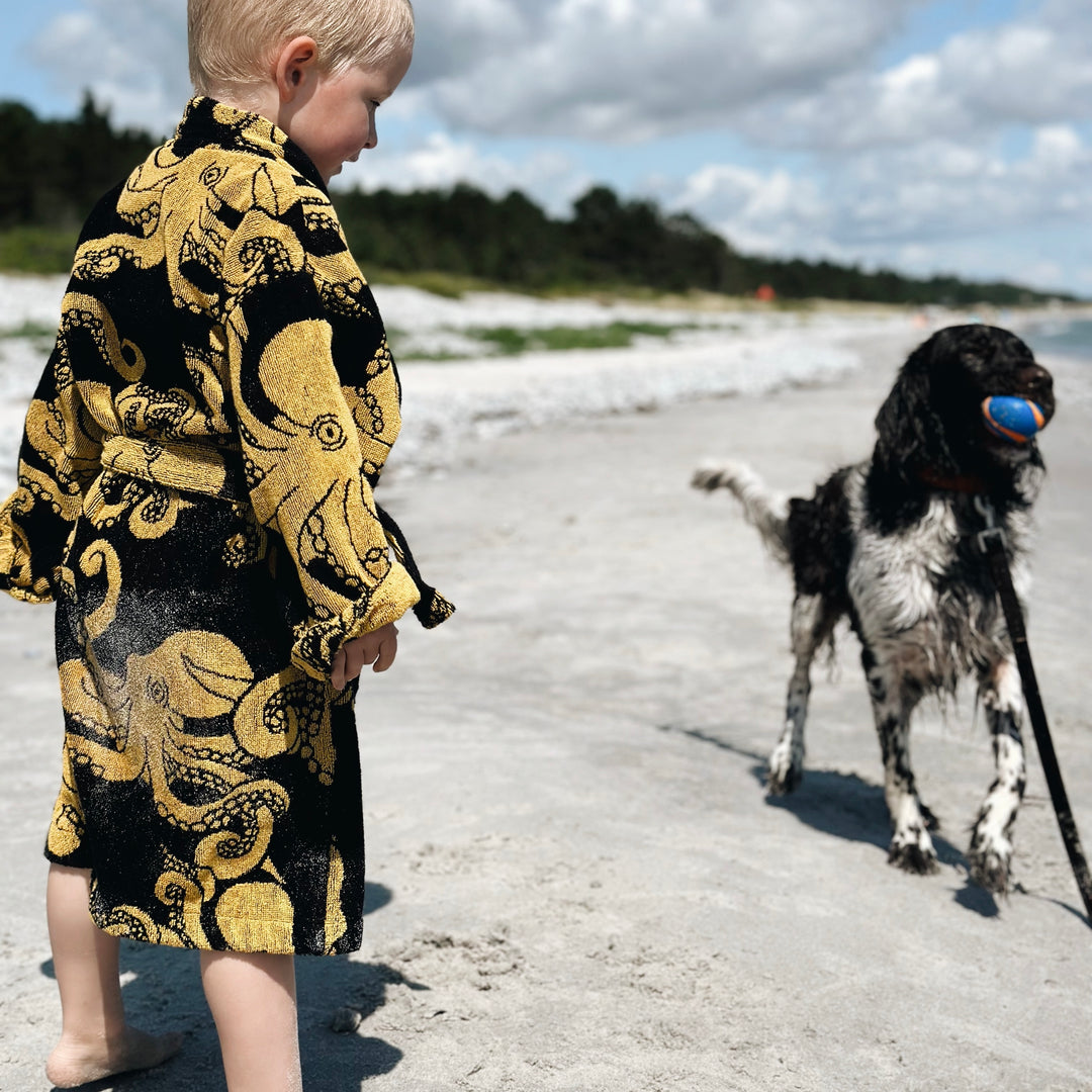 Robe Black octo kids / last size 8y