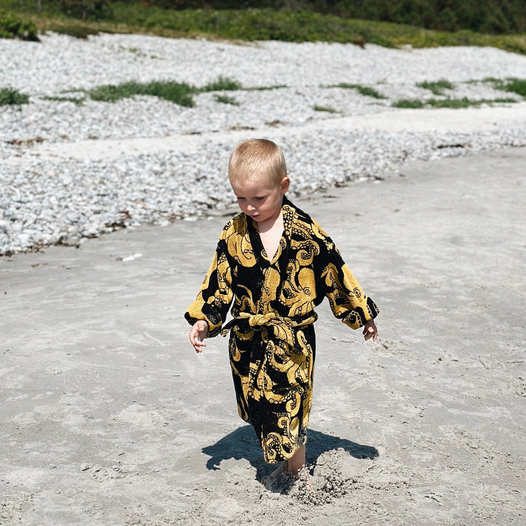 Robe Black octo kids / last size 8y