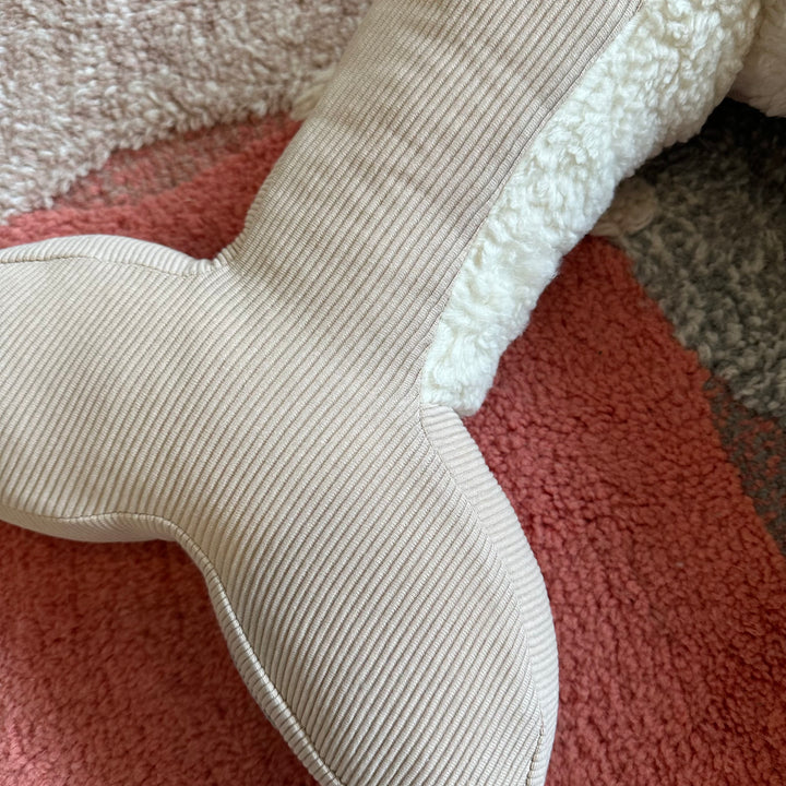 Feeding pillow Momo whale sand