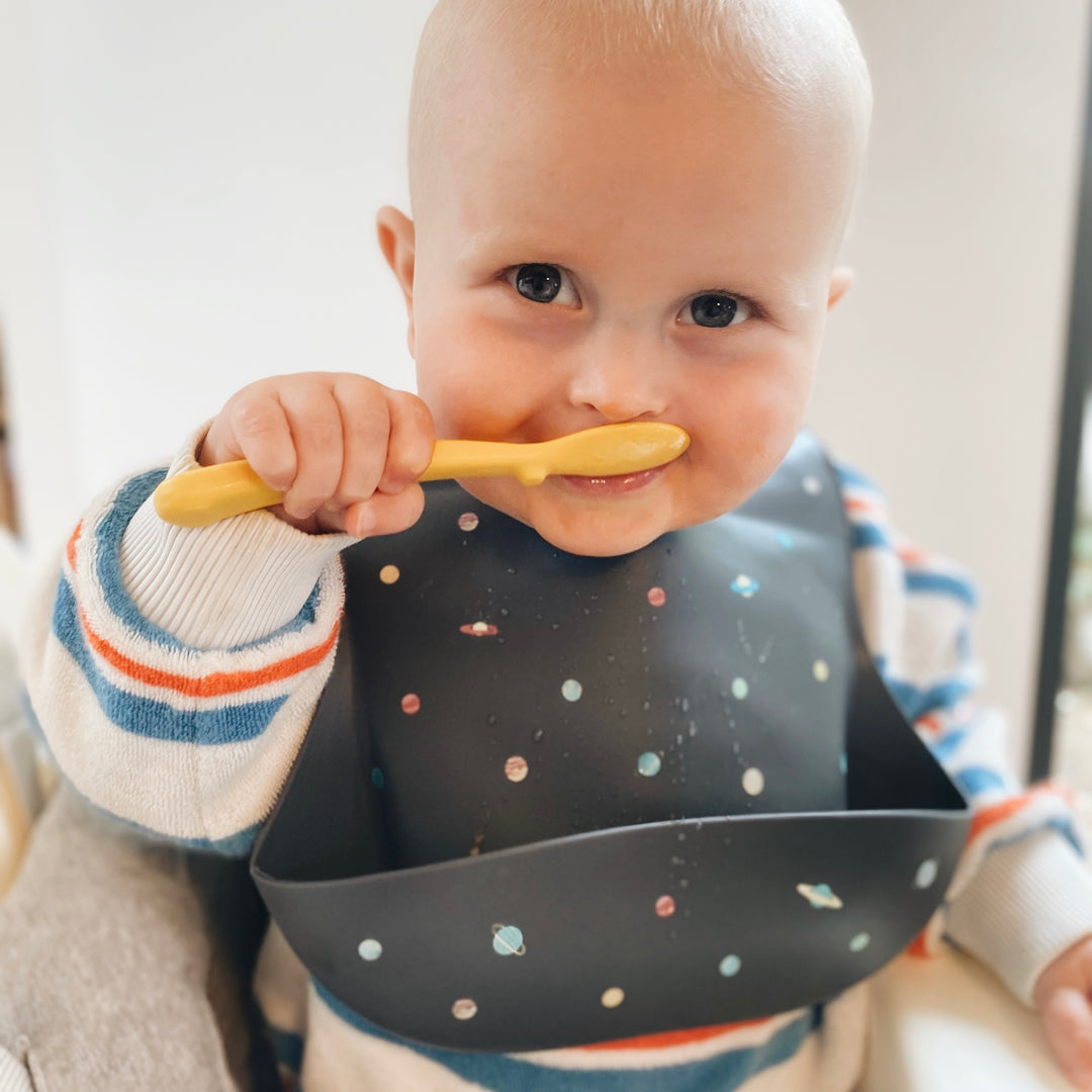 Mushie - Silicone bib - multiple colours