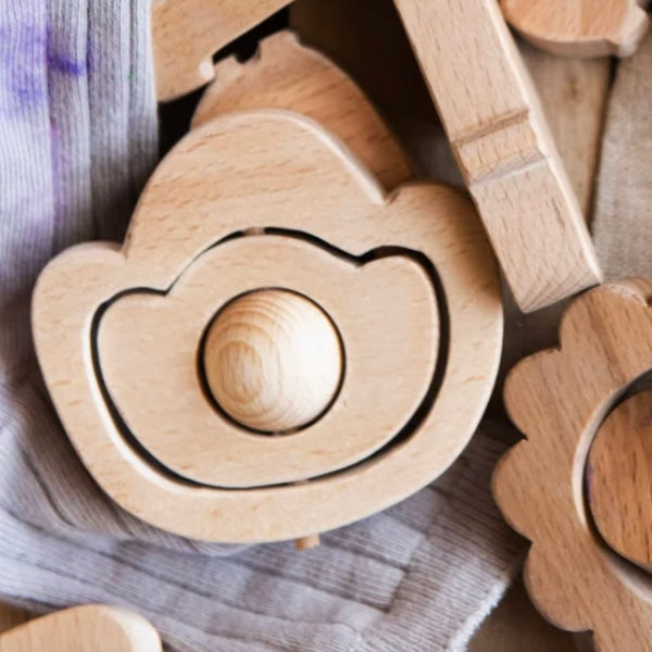 KMR Childwood - Wooden rattle Poppy